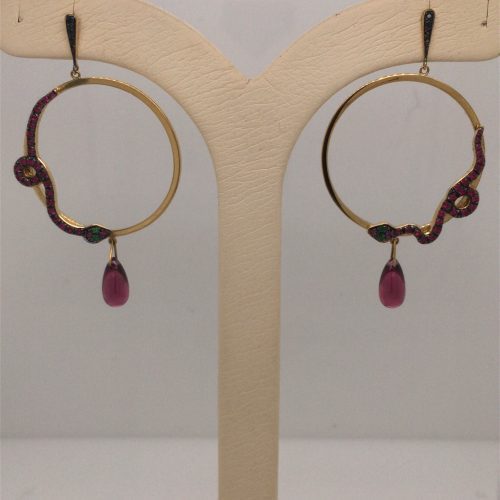 Σκουλαρίκια